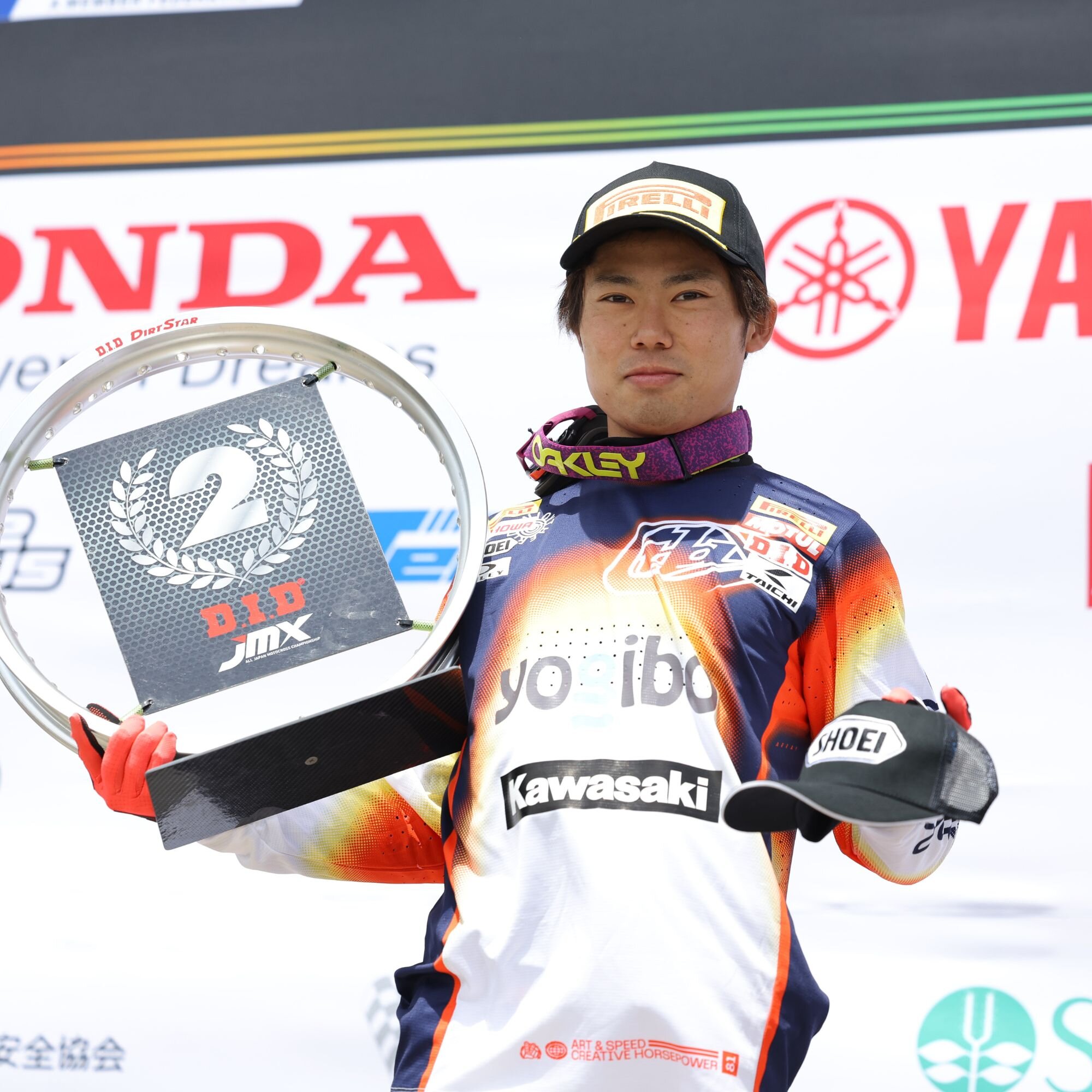 最高峰クラスの内田篤基選手が、ピレリタイヤでの全日本初戦で2位！