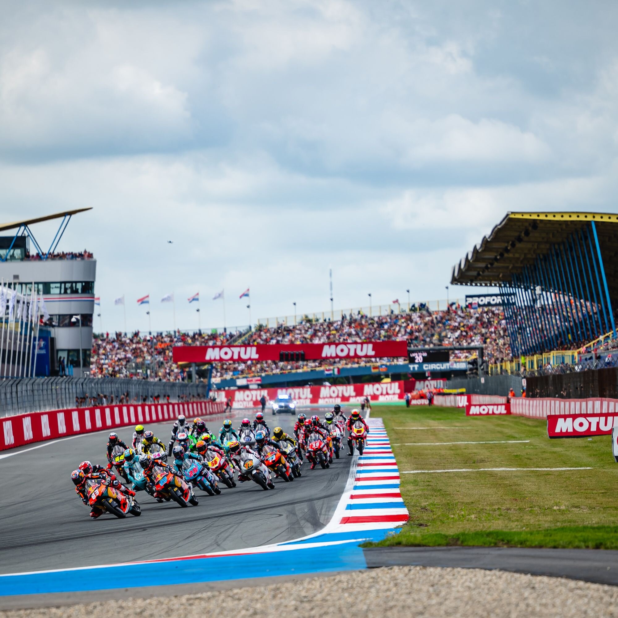 MotoGP第10戦オランダGP Moto2、Moto3レースレポート／Moto3山中琉聖、一時トップ走行も後半に苦戦し11位