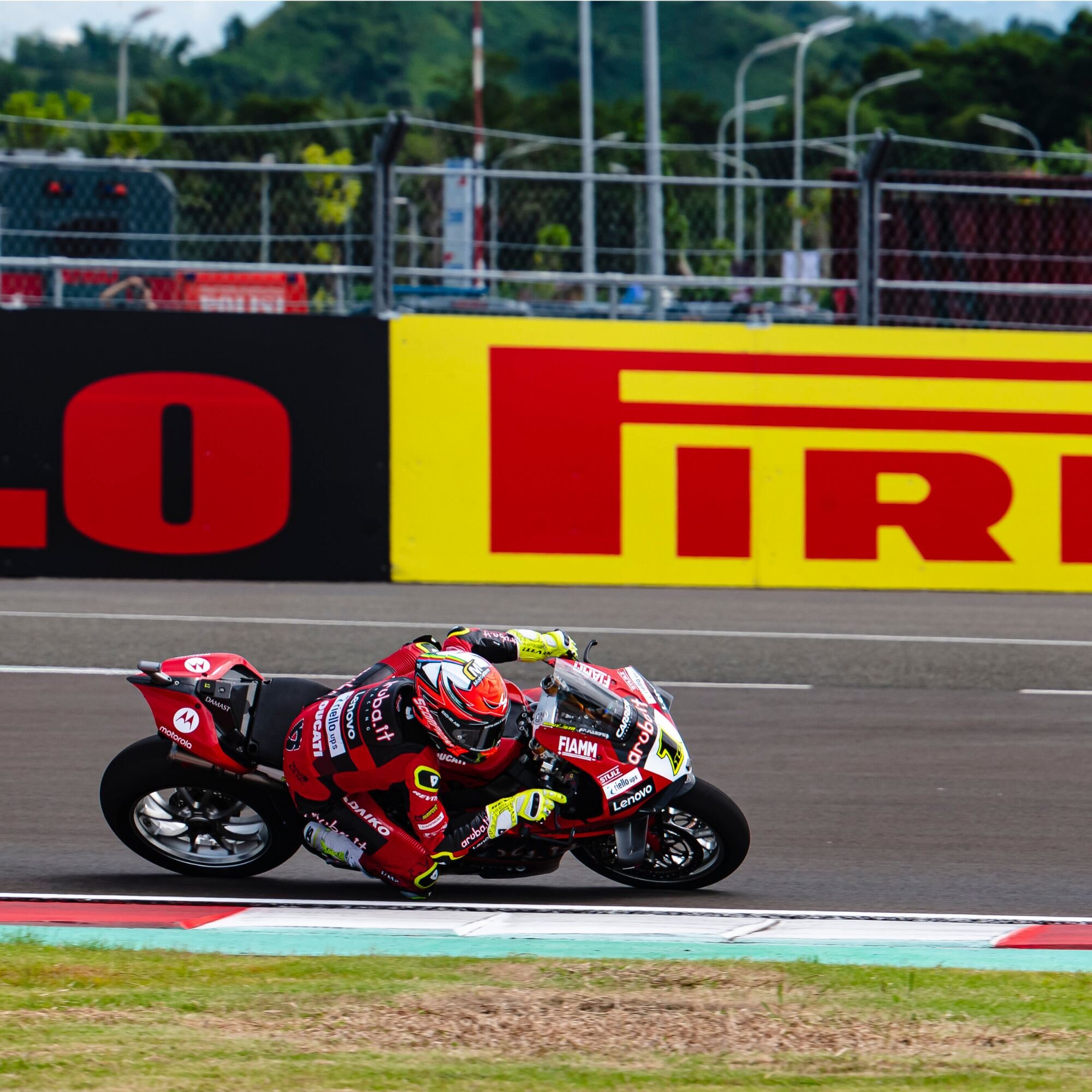 WSBK第2戦インドネシアレースレポート／バウティスタ、レース2でSC0を履いて優勝を飾る