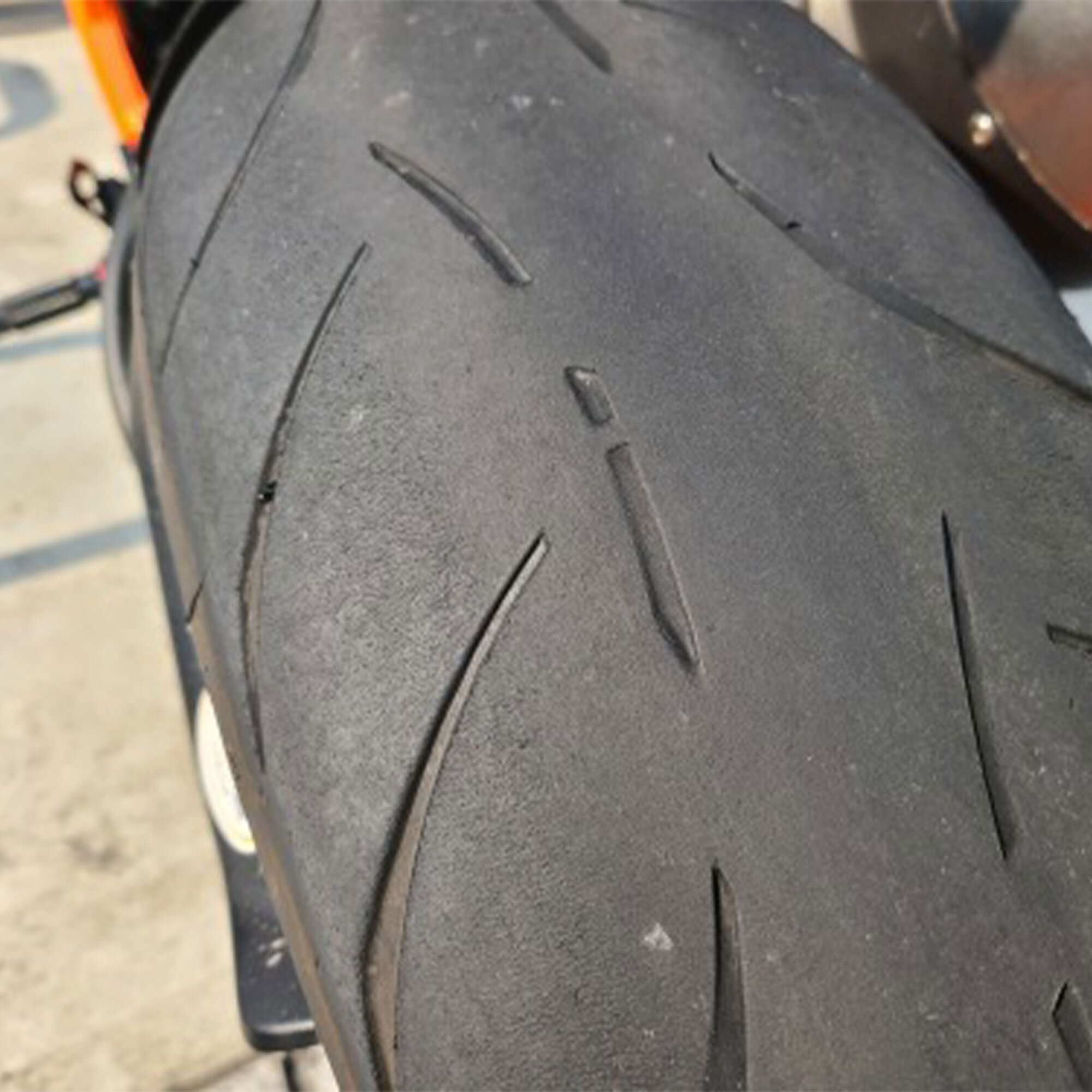 タイヤの適切な交換時期は？