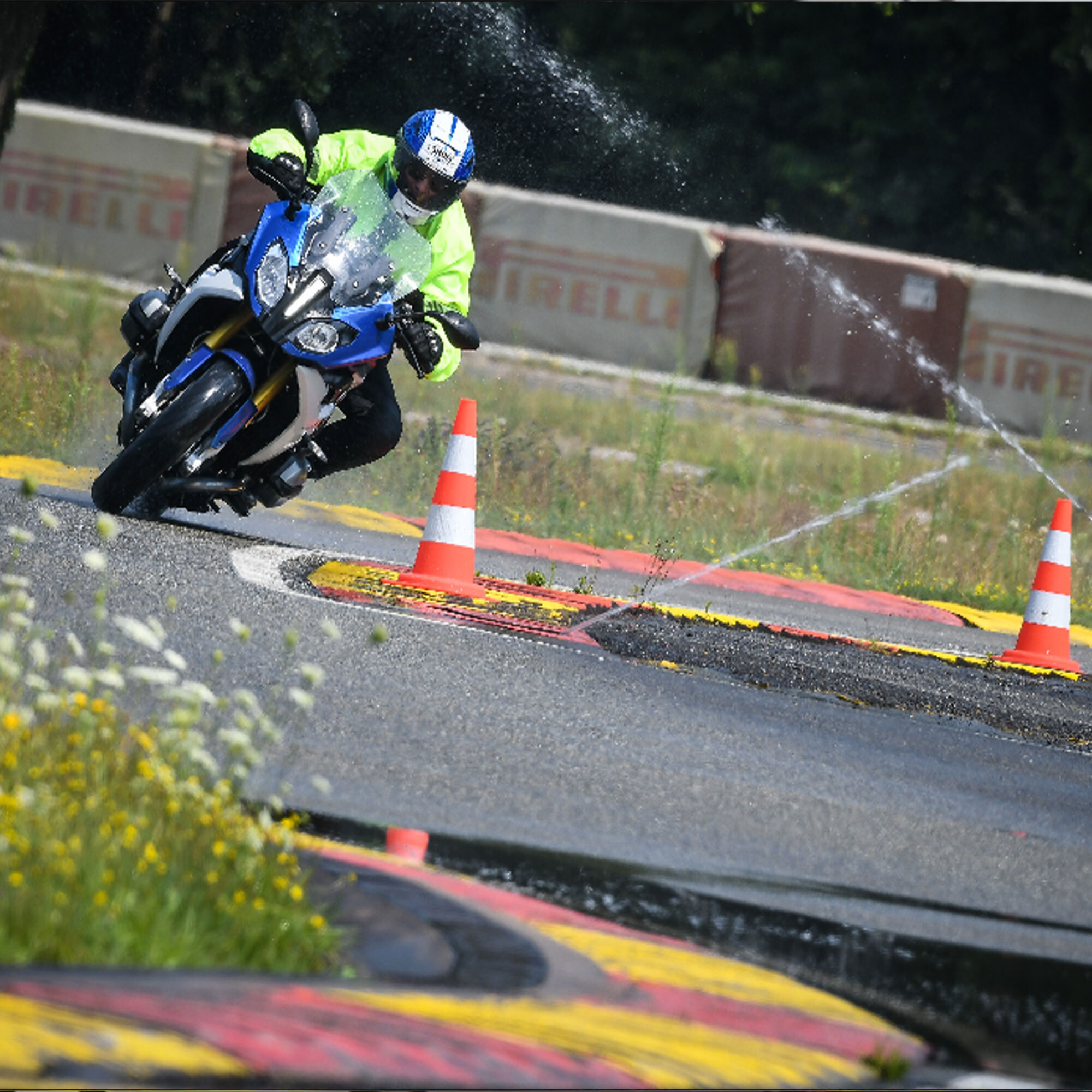 MCメーカーとの共同開発